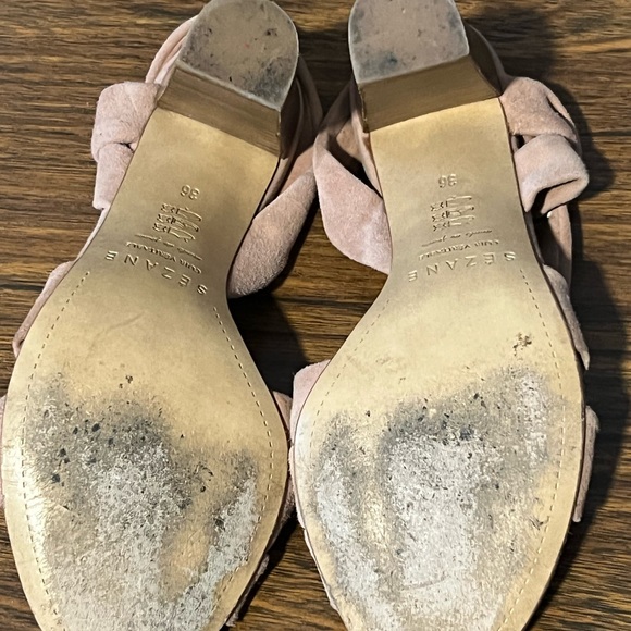 Suede Sézane heels in nude/soft pink color - EUC - Picture 15 of 16